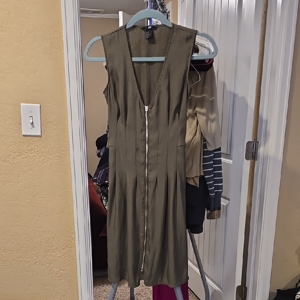 H&M Olive Green Sleeveless Dress
